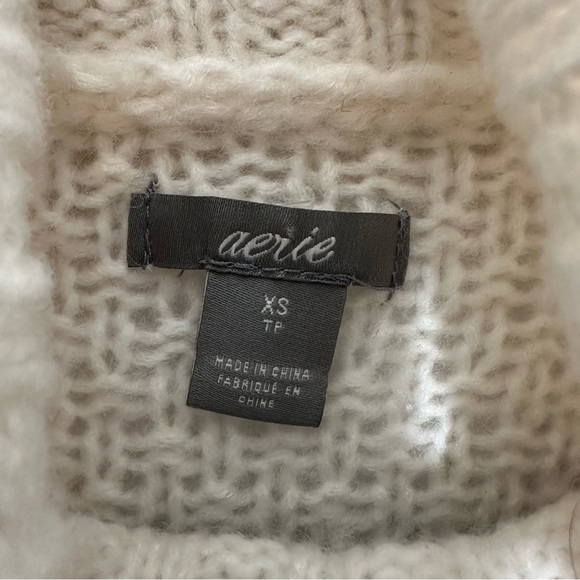 Aerie white chunky knit turtleneck pullover sweater size extra small - Picture 3 of 3
